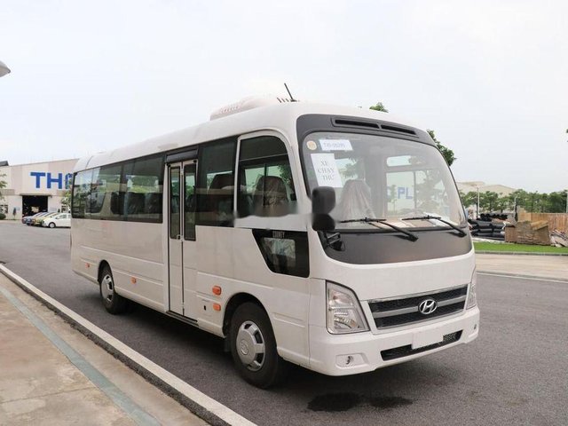 thuê xe du lịch Hyundai County